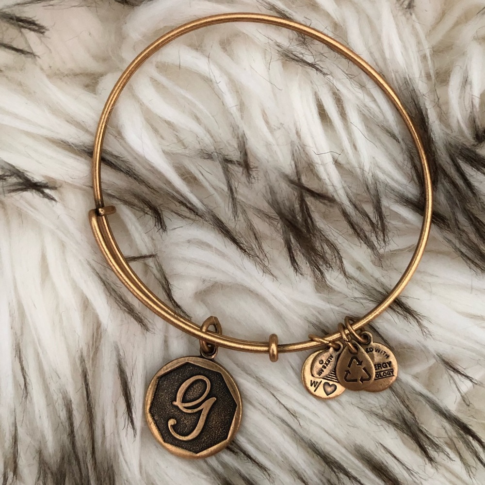 “G” Initial Charm Bangle